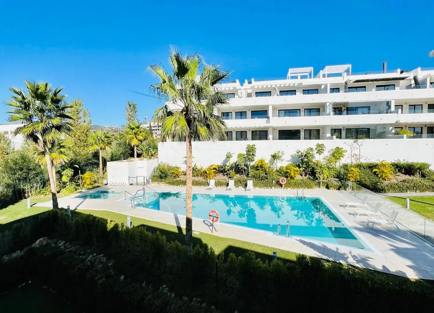 Apartment Penthouse Moderne Vue Mer Ideal Pour Sejour En Famille Las Olas Estepona Spain